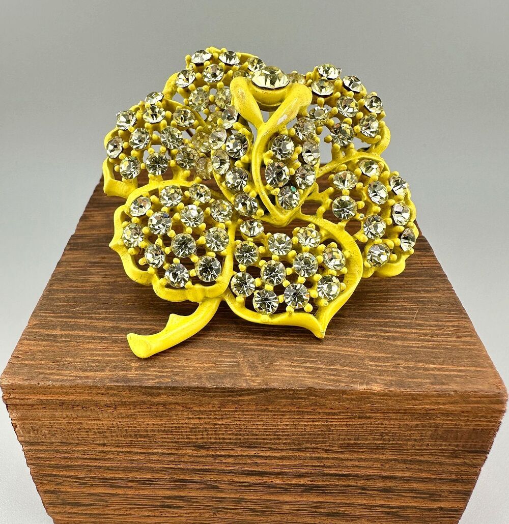 Vintage Weiss Rhinestone Flower Brooch Yellow Crystals Japanned Enamel Signed